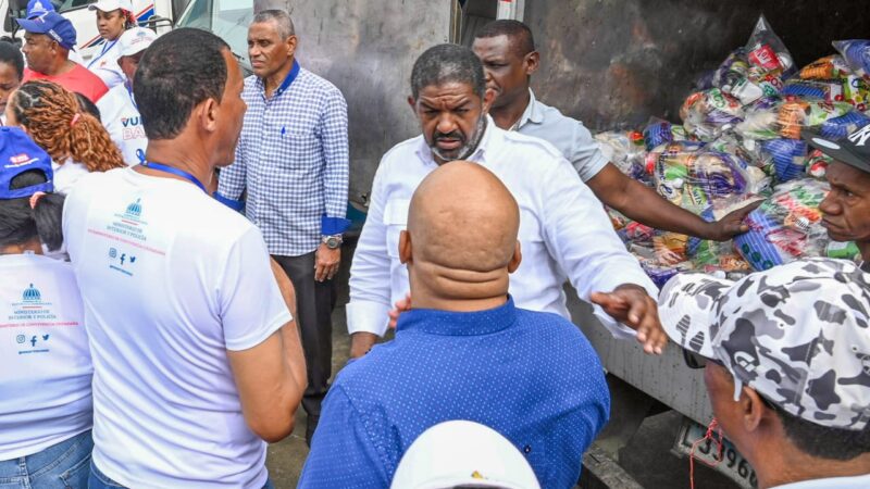 Comedores Económicos del Estado Dominicano realiza un amplio operativo de entrega de raciones crudas y cocidas en el sector de Capotillo