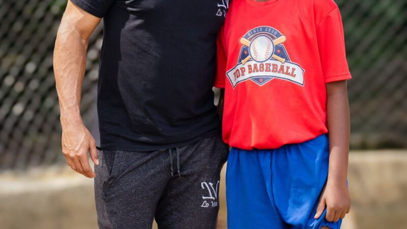 Fundación Juancito Sport cumple sueño de joven atleta de conocer a Emilio Bonifacio