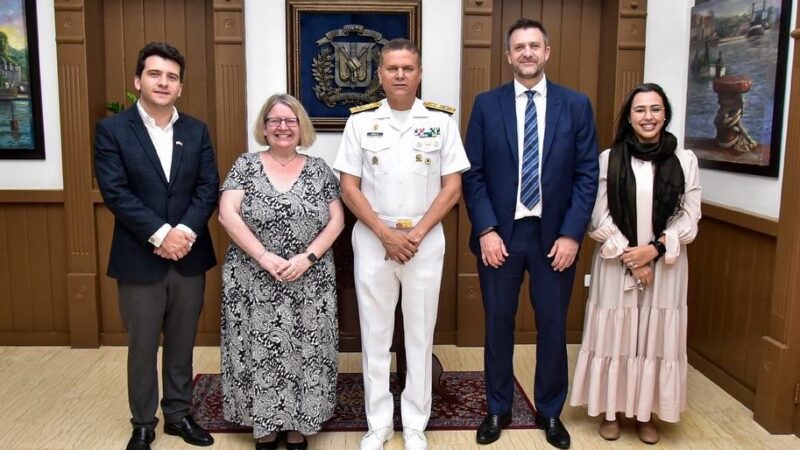 La Armada Dominicana fortalece lazos de cooperación con el Reino Unido a través de la visita de su embajadora