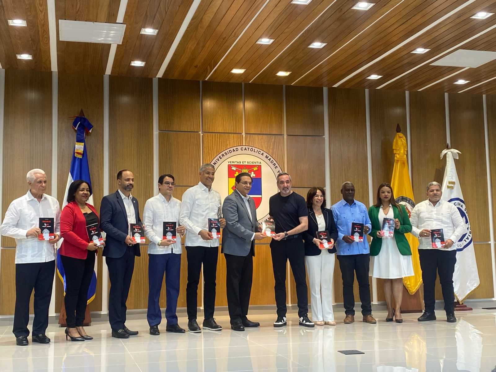 ‏Consultor español Xavi Domínguez pone a circular su obra «Eráse Una Vez», Comunicando y provocando en la PUCMM
