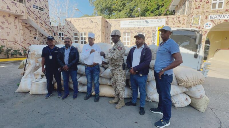 Agricultura y CESFRONT incautan contrabando de 85 quintales de cacao en Dajabón introducidos desde Haití