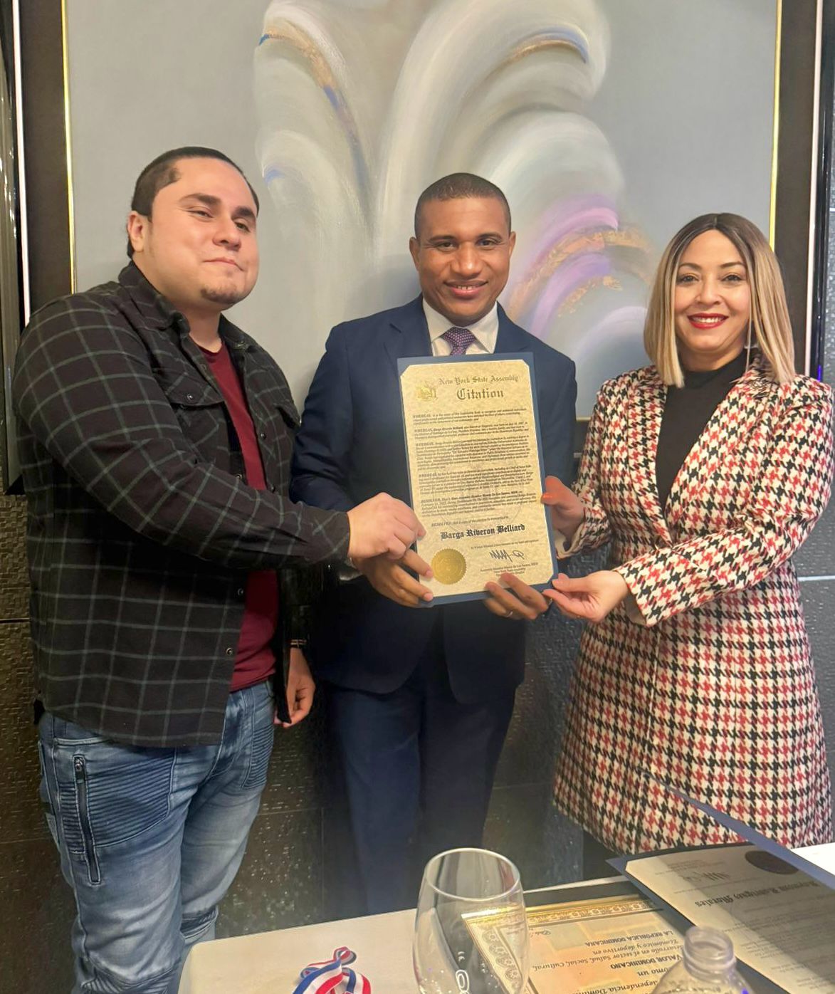 Periodista Vargavila Riverón recibe reconocimiento de Asamblea Estatal de New York y Cámara de Comercio en EE.UU por sus aportes a la comunicación