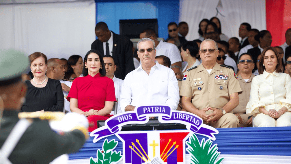 Presidente Abinader encabeza desfile militar por el 181 aniversario de la Independencia Nacional