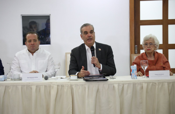 Abinader encabeza 1era reunión de Comisión Presidencial de Transparencia y Anticorrupción