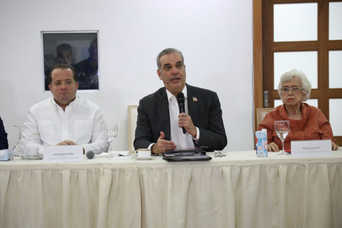 Abinader encabeza 1era reunión de Comisión Presidencial de Transparencia y Anticorrupción