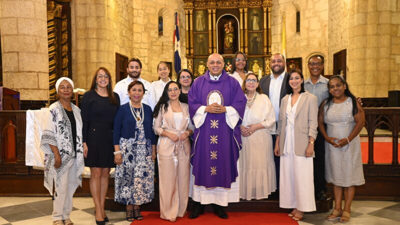 Asociación Dominicana de Cronistas Sociales celebró los 25 años de fundación con una misa de acción de gracia