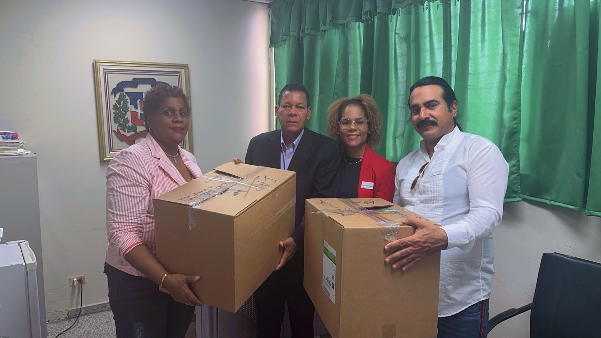 Comisión de Solidaridad Internacional Inc. y AguaBiovida, en alianza con la Fundación Dr. Cruz Jiminián, donan insumos médicos al IAD