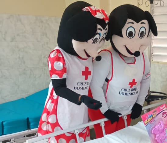 Voluntarios de la Cruz Roja Santo Domingo Oeste llevan alegría a niños con cáncer en el Hospital Robert Reid Cabral