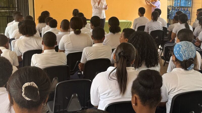 Diputado Charlie Mariotti Jr. Visita Centros Educativos en un Esfuerzo por Acercar la Cámara de Diputados a la Comunidad