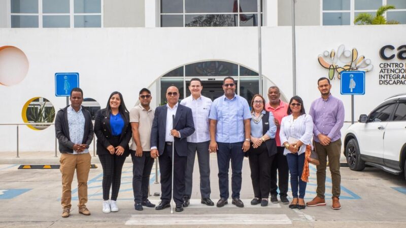 Presidente de CONADIS visita CAID San Juan y destaca avances en la Región Sur 