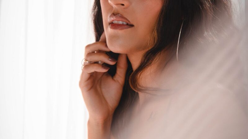 Vale Ramírez, presenta su sencillo “Golden Hour”