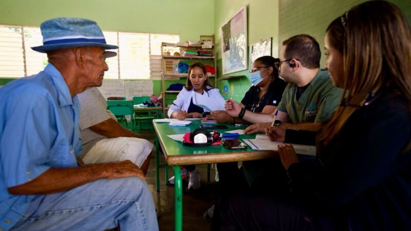 Ministerio de Defensa realiza amplio operativo médico y acción cívica en Barahona