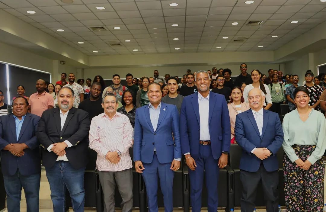 Escuela de Ingeniería Industrial de la UASD realiza con éxito conferencia sobre el Teletrabajo