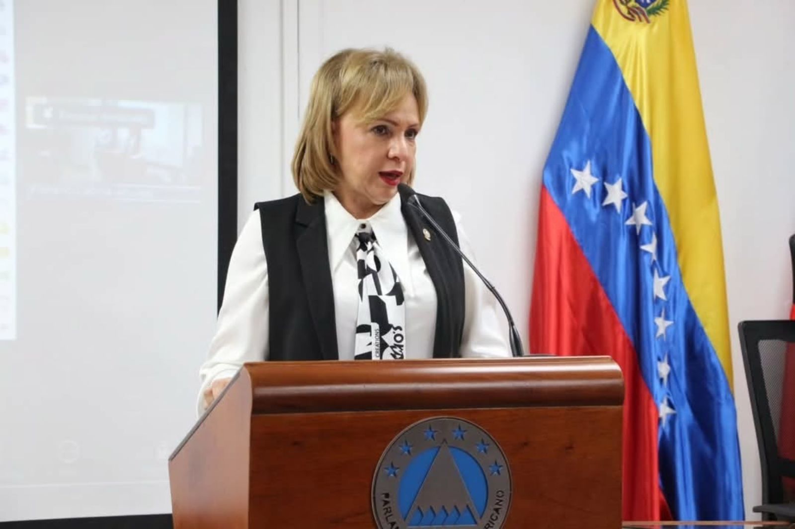 Diputada Margarita Pimentel presenta iniciativa para una Estrategia Regional de Atención a las Enfermedades Raras en el SICA