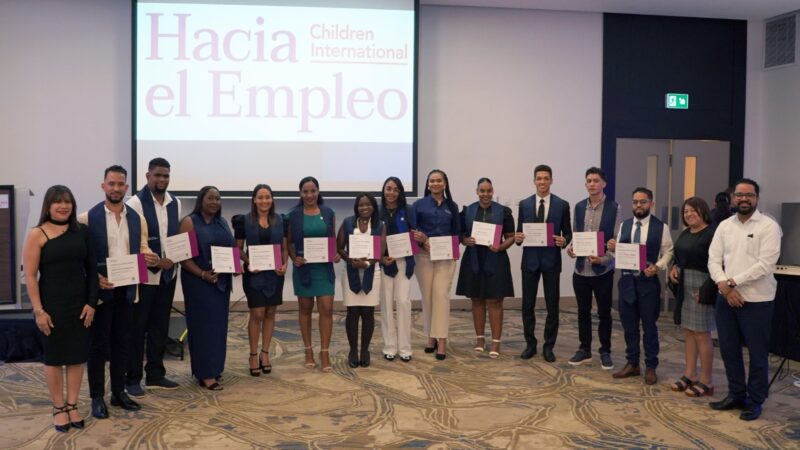 Children International RD gradúa jóvenes del programa Hacia el Empleo