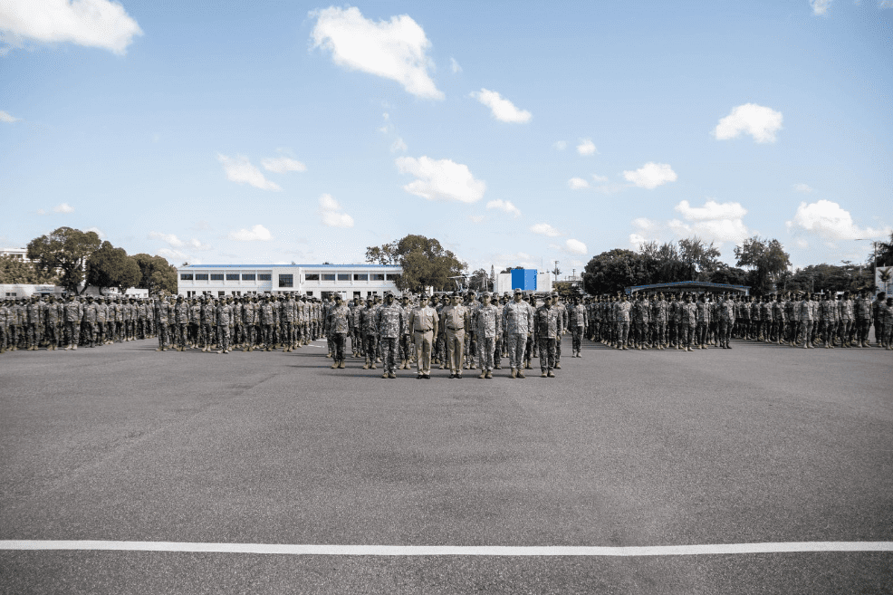 Ministro de Defensa felicita a tropas por destacada participación en el Desfile Militar del 27 de Febrero