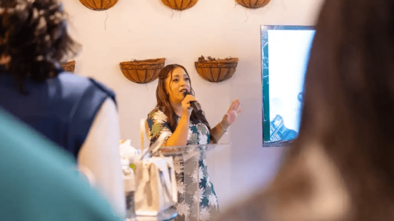Experta presenta proyecto para la salud financiera