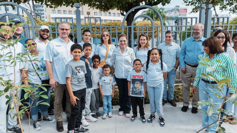 Carolina Mejía continúa Plan de Arbolado Urbano con plantación de árboles endémicos