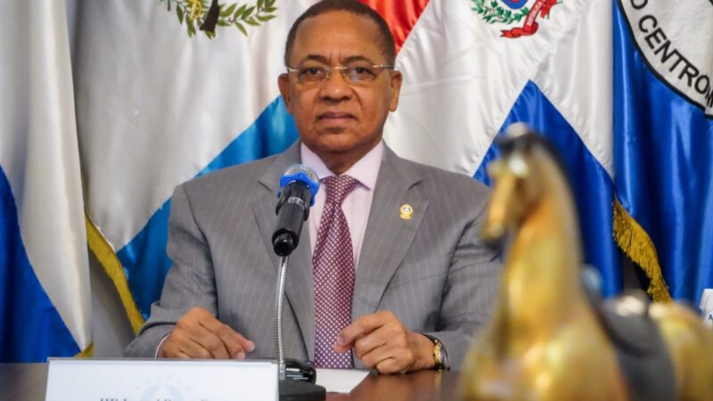 Ismael Reyes invita a reflexionar sobre el país que merecemos