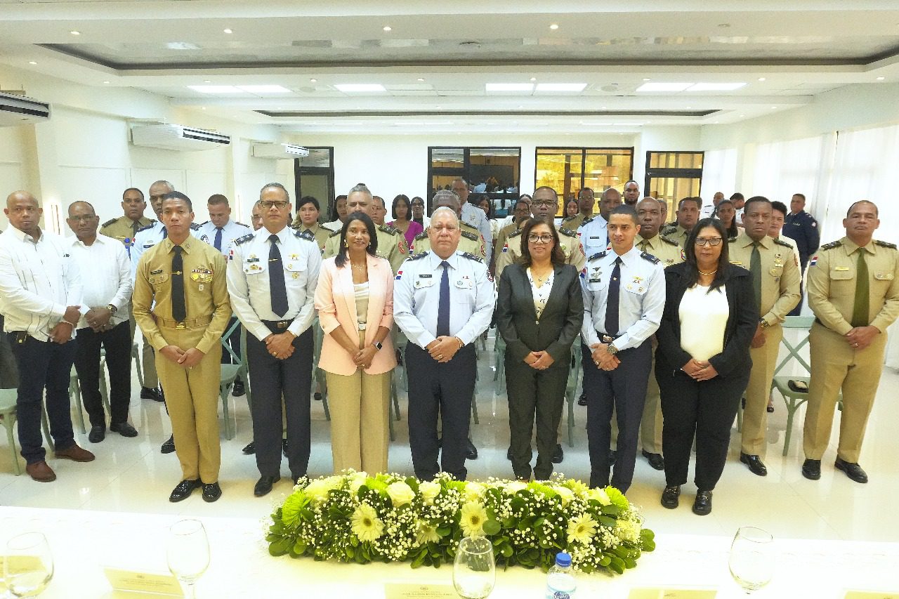 Escuelas Vocacionales concluyen Diplomado en Gestión de Centros Educativos
