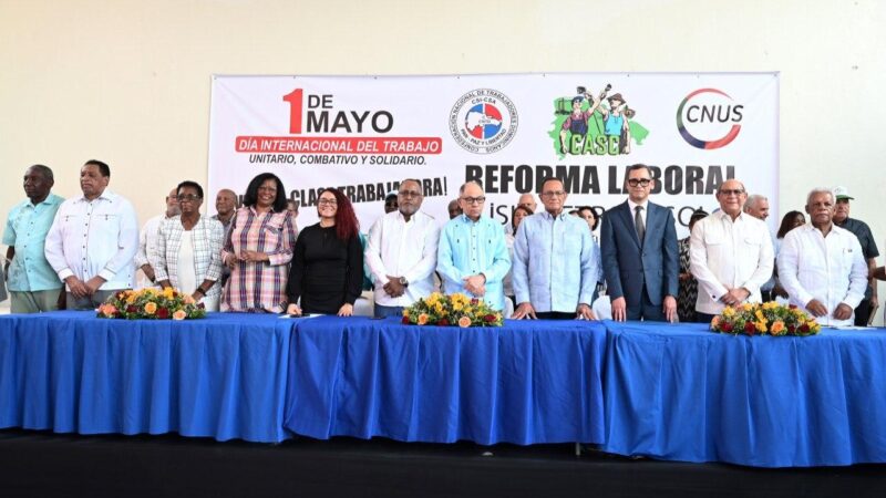 Ministro de Trabajo Eddy Olivares reafirma compromiso con salarios dignos y formalización laboral ante líderes sindicales en el Día Internacional del Trabajo