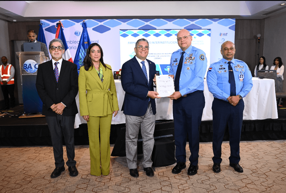 CESAC y BASC firman acuerdo interinstitucional para fortalecer la seguridad logística aérea en la República Dominicana