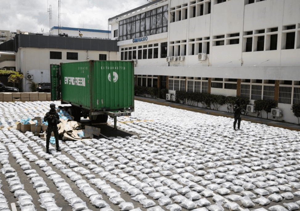 Autoridades dominicanas decomisan el presunto mayor cargamento de marihuana en el país