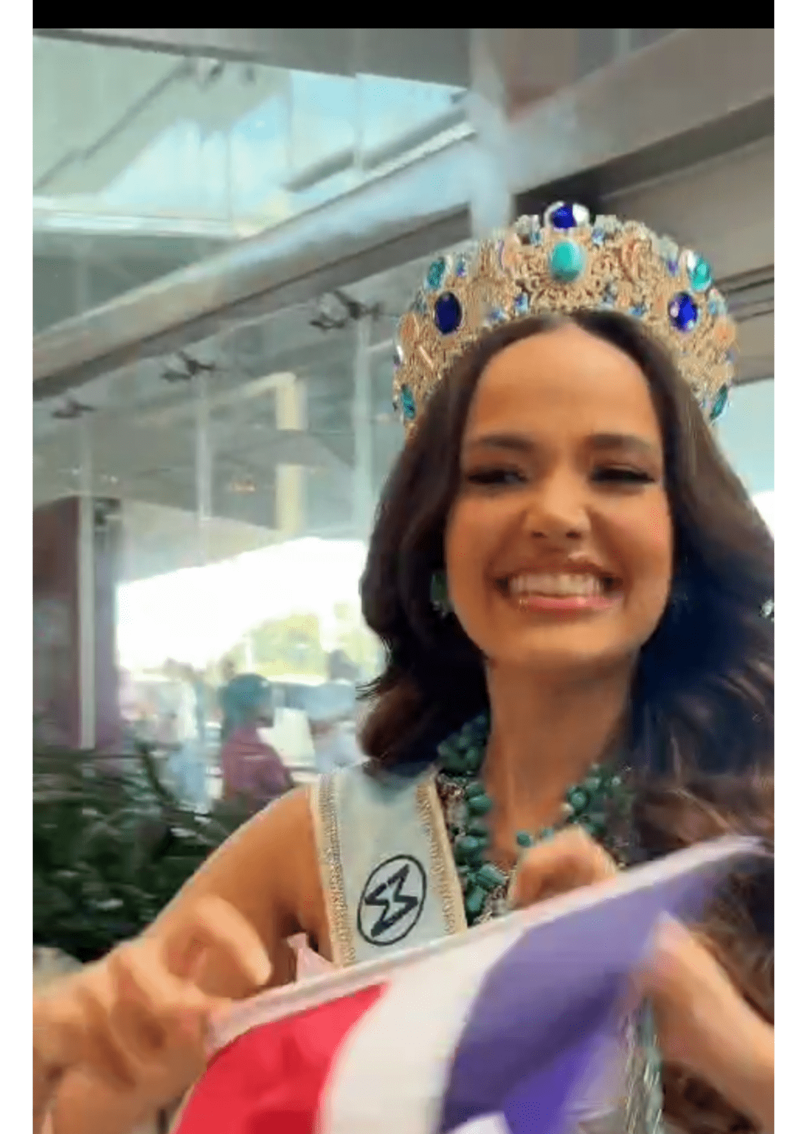 Mayra Delgado parte hacia la India para representar a República Dominicana en Miss Mundo 2025