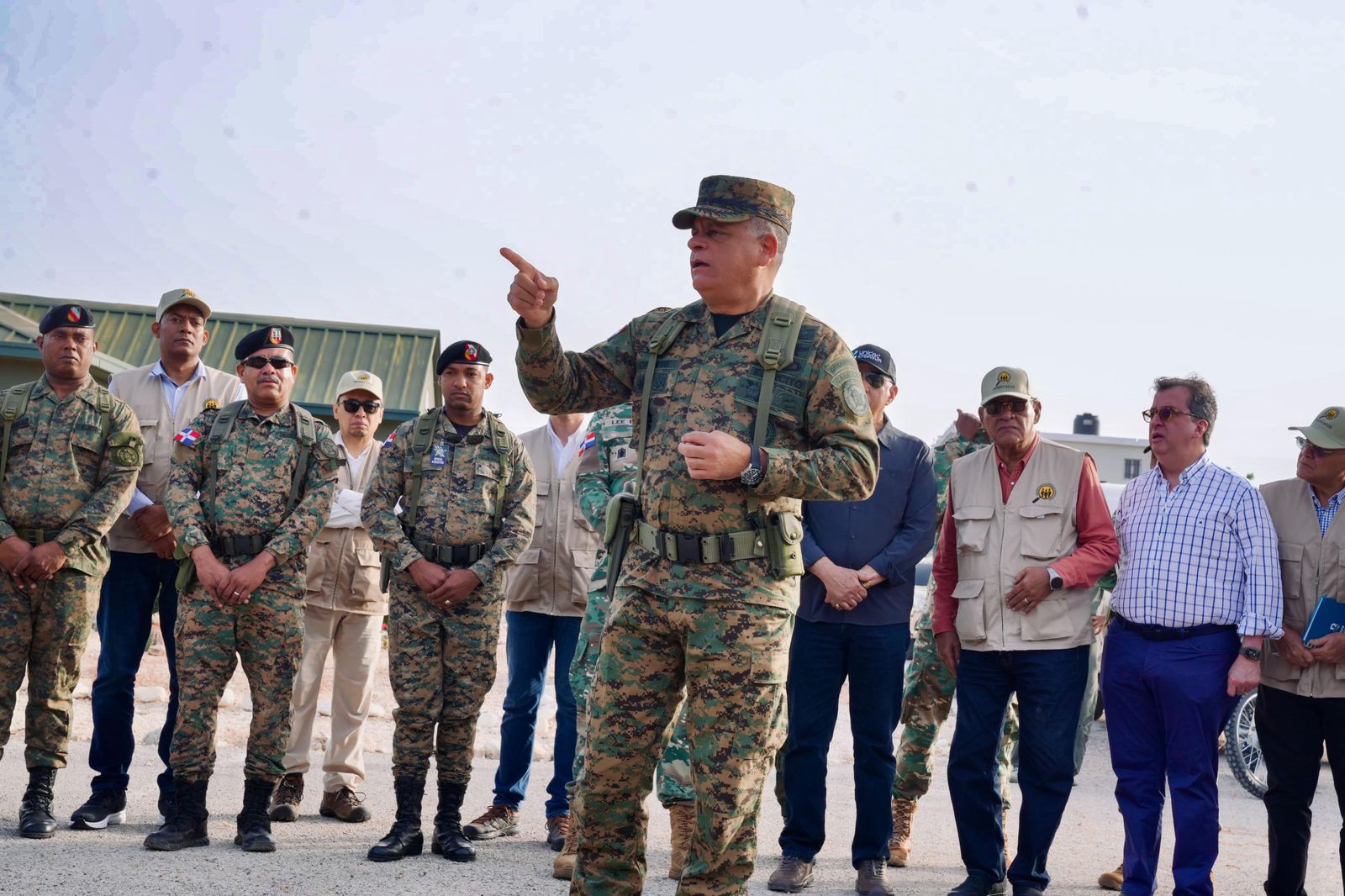 Ministros de Defensa y Administrativo de la Presidencia encabezan recorrido fronterizo junto al Observatorio de Políticas Migratorias