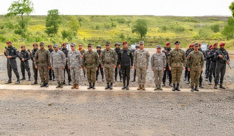 Fuerzas Armadas refuerzan capacidades tácticas con la graduación del Curso Avanzado de Contraterrorismo y Manejo de Crisis