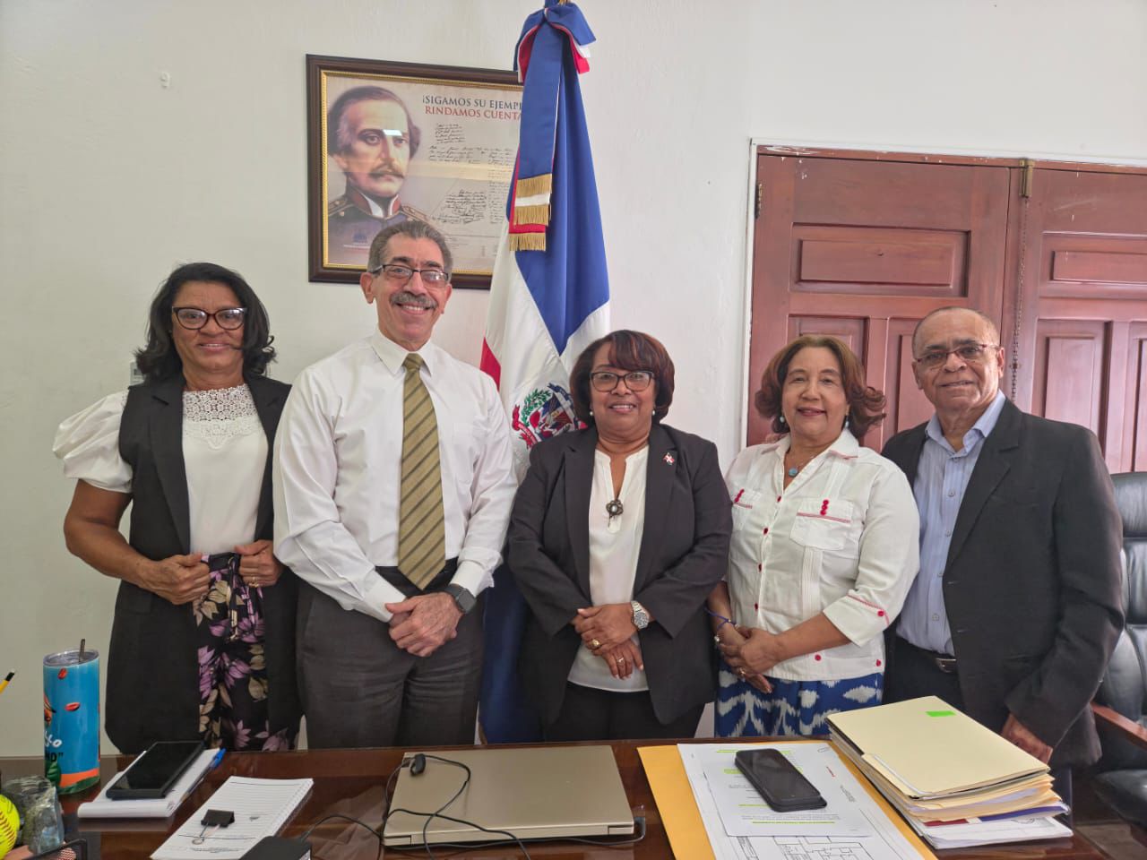 Jorge Asjana David agradece a la Gobernadora de Barahona por su cálido recibimiento y compromiso con el desarrollo universitario y provincial   