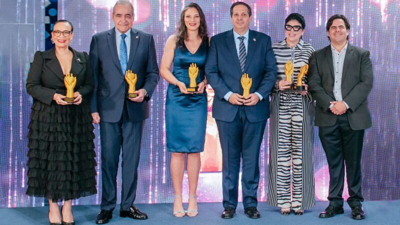 Revelan ganadores premio ‘Personalidades Influyentes’ del sector salud