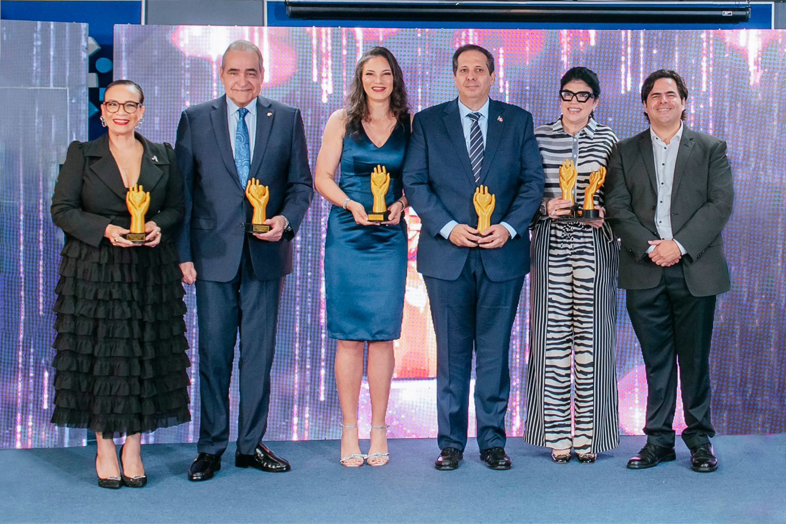 Revelan ganadores premio ‘Personalidades Influyentes’ del sector salud