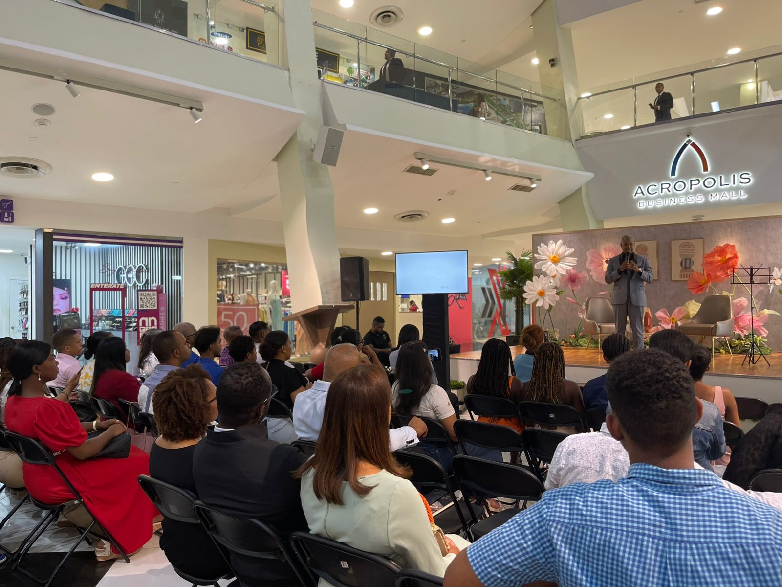 El Neuroterapeuta y Coach, Elohin José, lanzó el libro “De Esclavo a Dueño del Tiempo”
