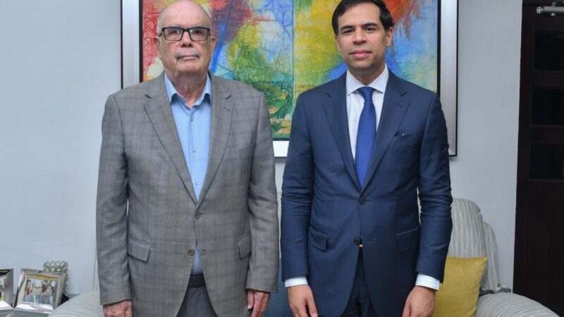 Ministro de Cultura visita el Archivo General de la Nación