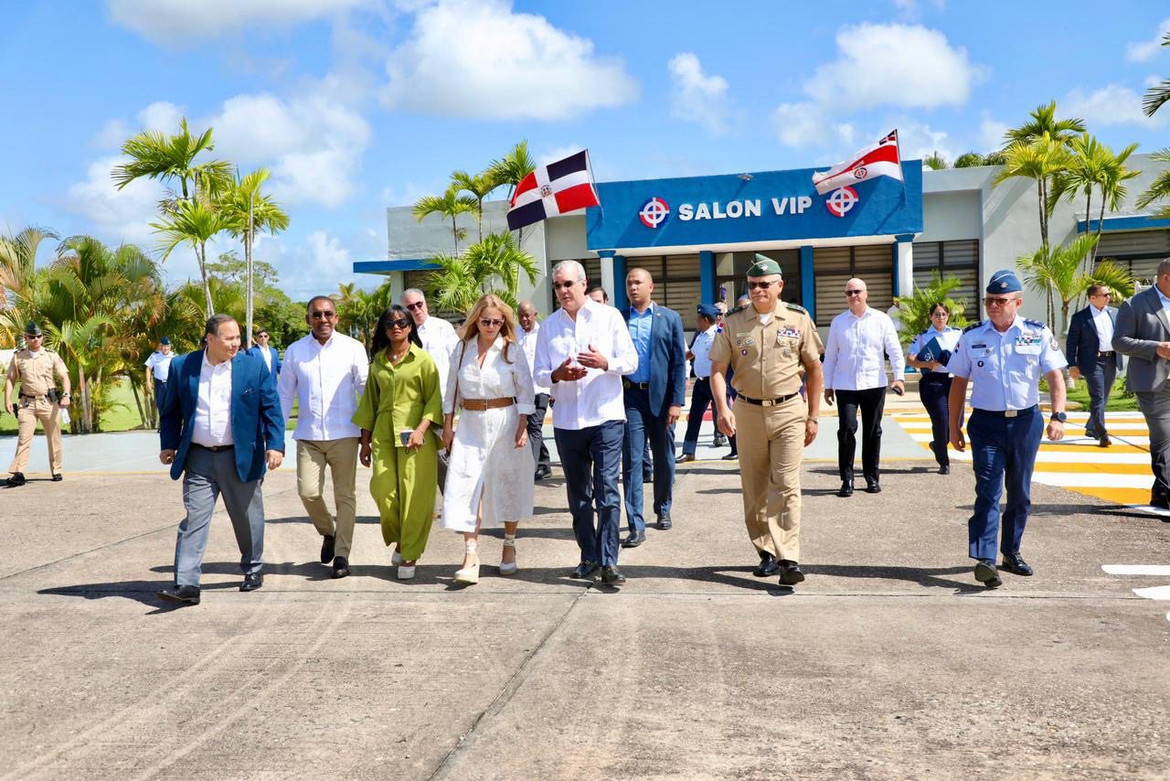 Presidente Abinader fortalece la seguridad aérea nacional con nuevos aviones TP-75 Dulus en Base Aérea San Isidro