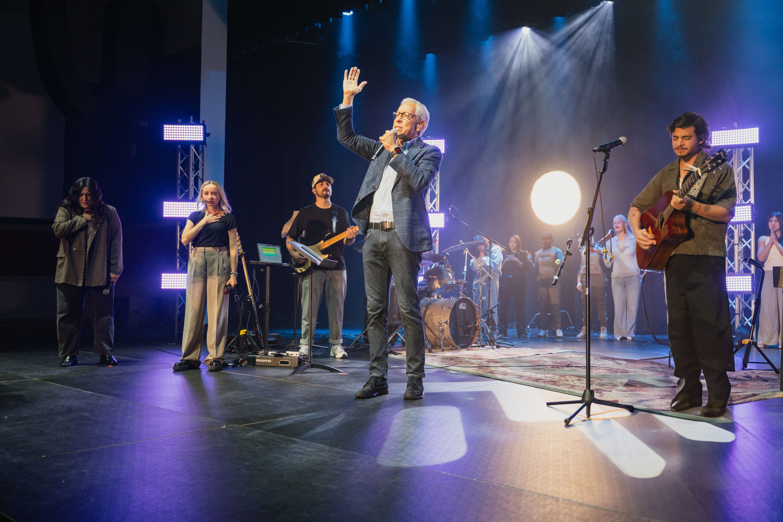 Cristo es Suficiente: Nuevo sencillo de Mission Música junto a Marco Barrientos