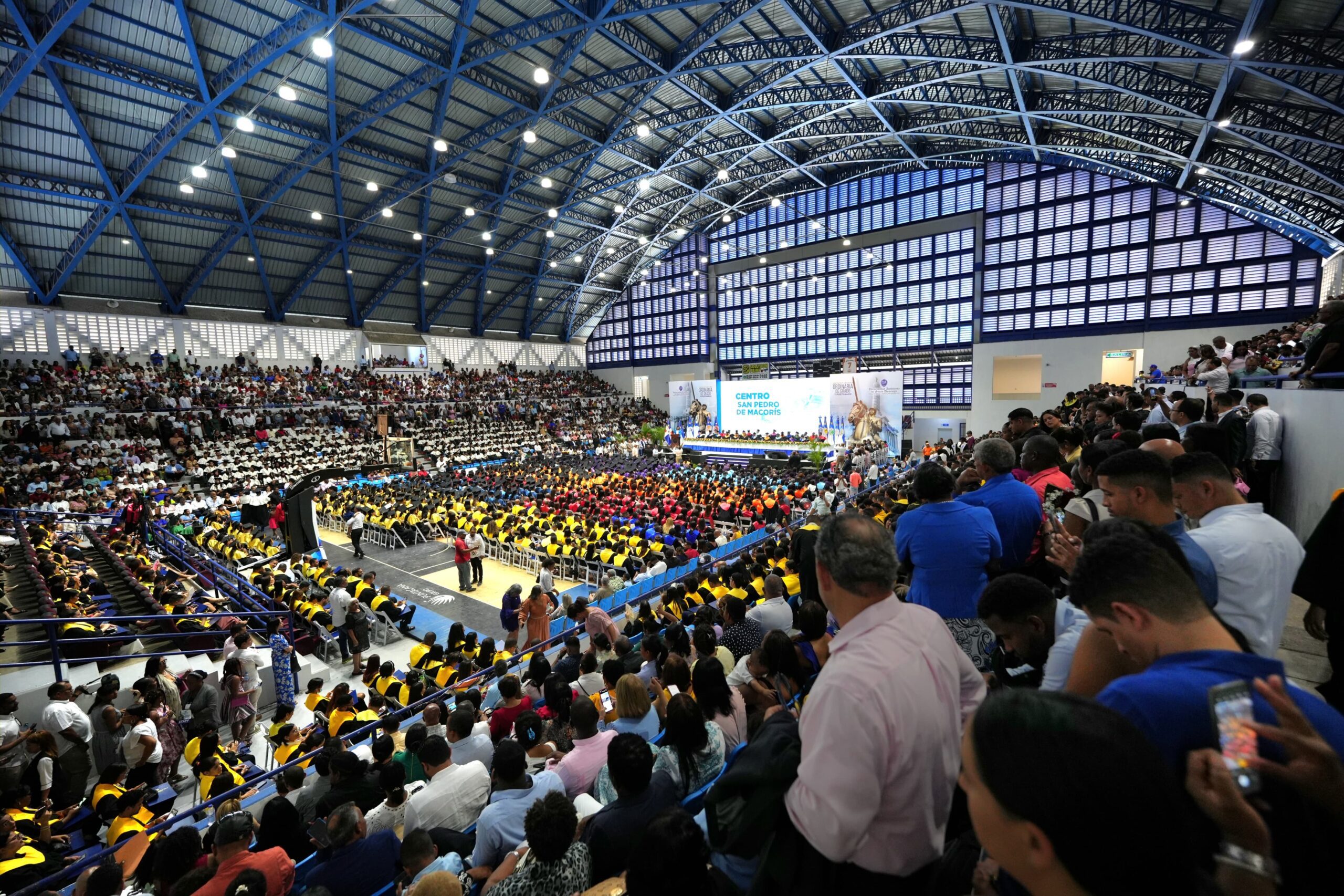 UASD gradúa a 1,577 profesionales en La Romana durante acto solemne de la región Este, en el marco del 162 aniversario de la Restauración