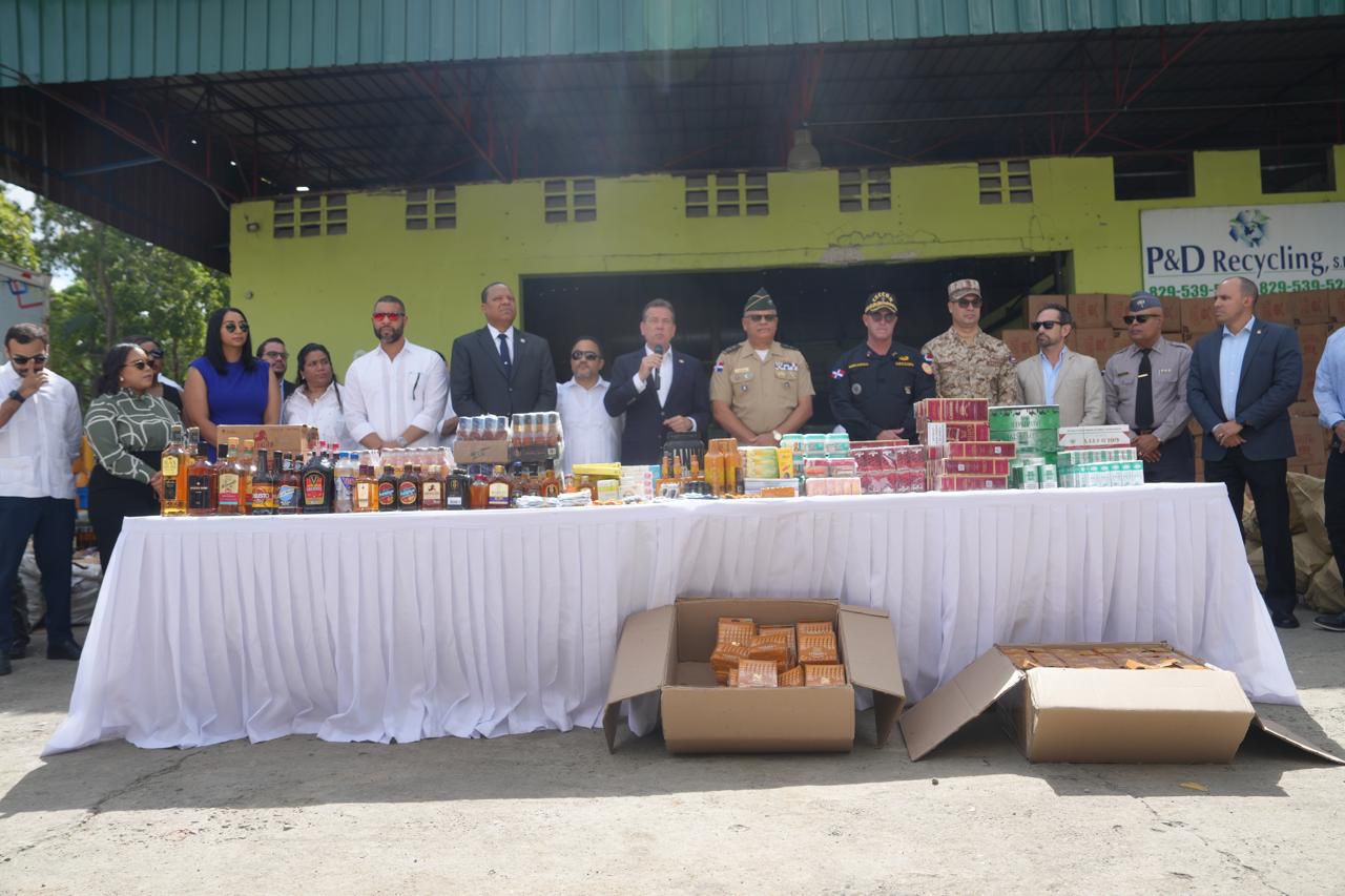 Gobierno incinera más de 11.2 millones de productos ilícitos decomisados en operativos a nivel nacional