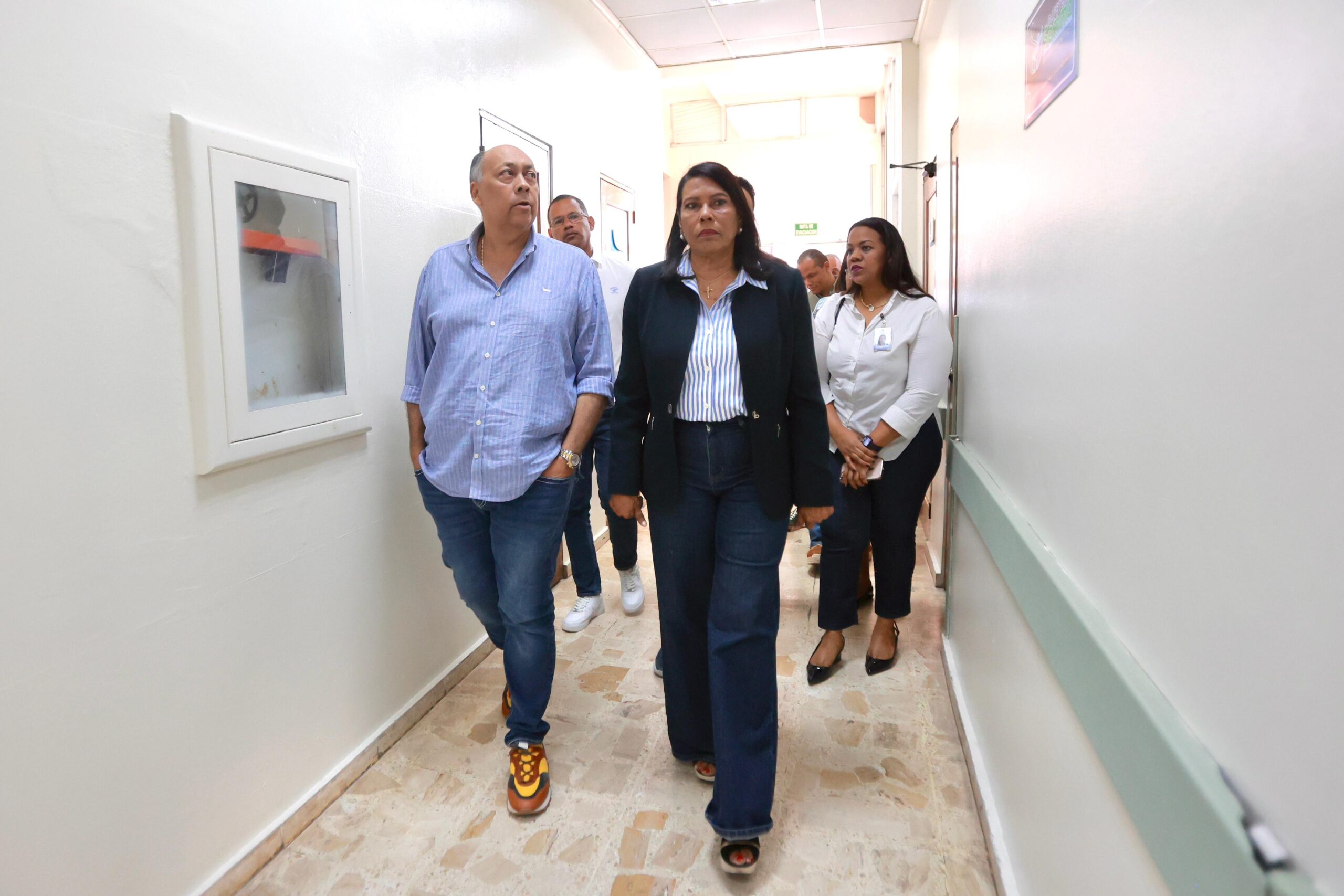 Dr. Luis René Cannan busca ejecución de mejoras en Hospital Semma