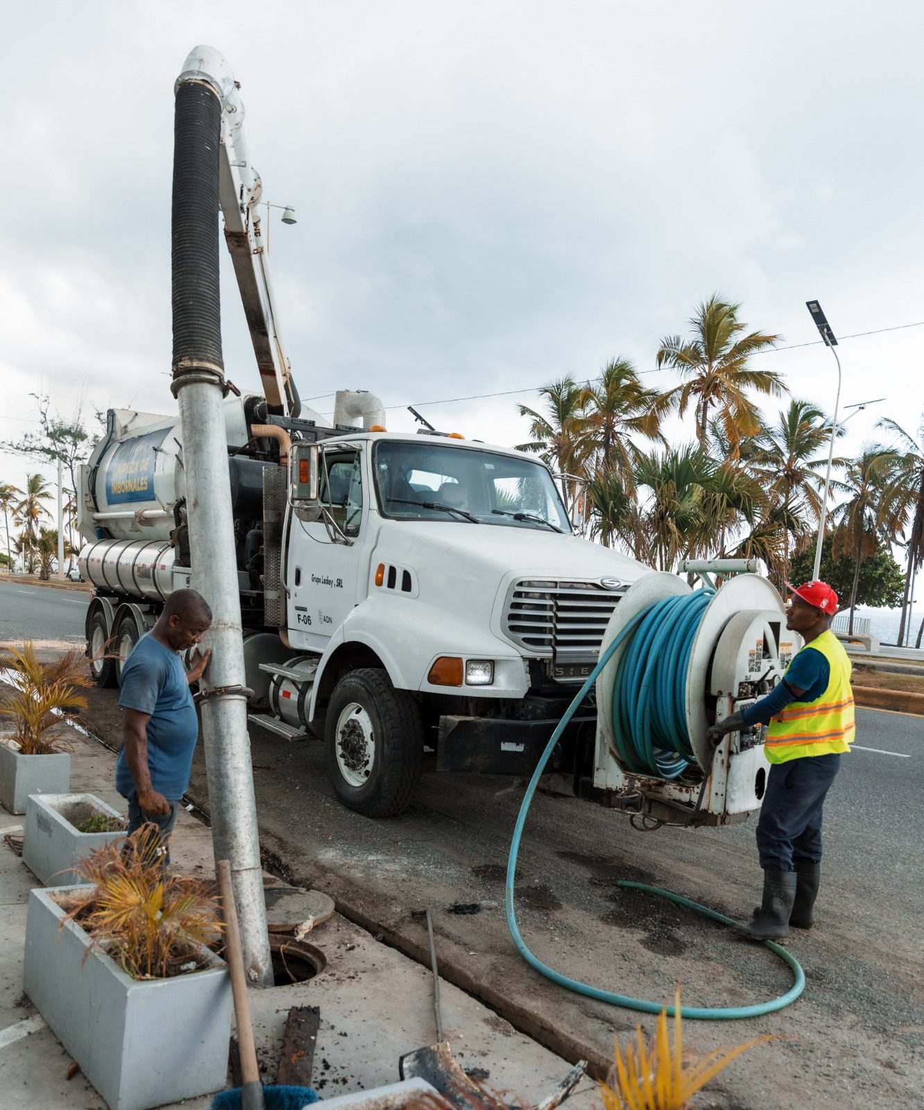Alcaldía del DN toma medidas preventivas para mitigar posibles efectos de huracán Erin y vaguada