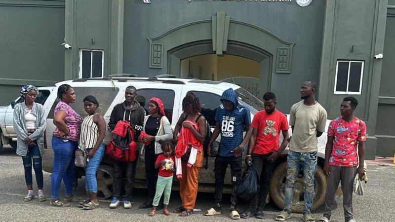 Ejército intercepta jeepeta vinculada a presunto contrabandista con 11 haitianos indocumentados en Montecristi