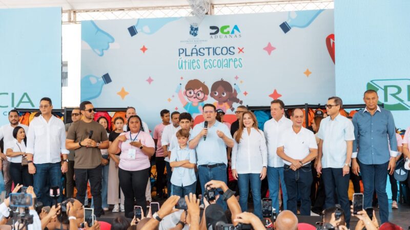 Plásticos por Útiles Escolares recolecta 15.2 millones de botellas plásticas