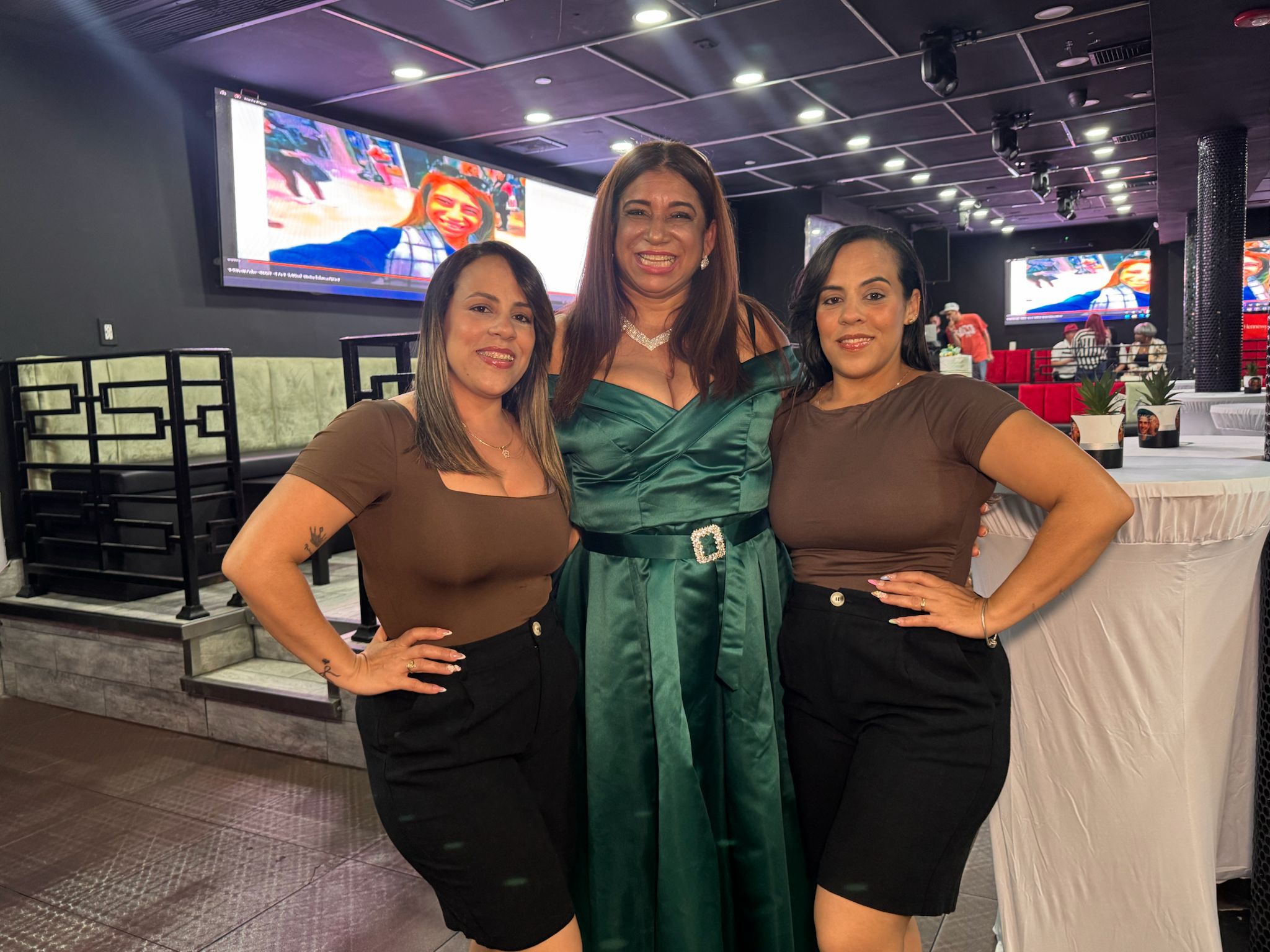 Dajelis Rodríguez presenta con éxito su primer libro “Catarsis: Huellas del Amor” en Nueva York