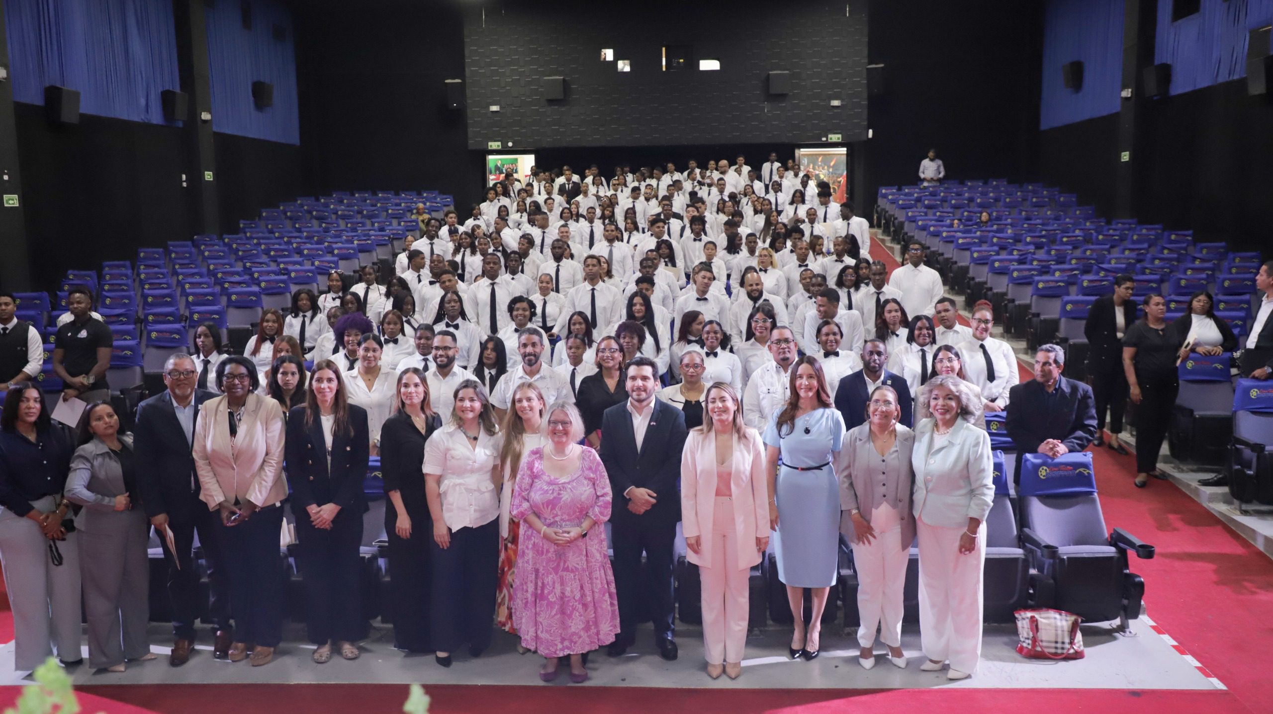 Diageo, A&B Masters y Supérate gradúan a 605 jóvenes para fortalecer el turismo y la industria de la hospitalidad en República Dominicana
