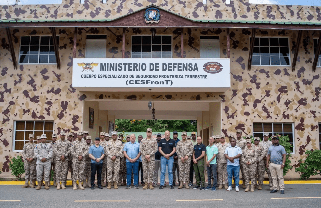 Miembros del CESFRONT concluyen capacitación en control de carga y mercancía.