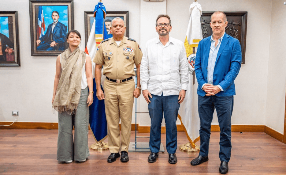 Ministerio de Defensa destaca importancia de reunión con representante especial de la ONU para Haití