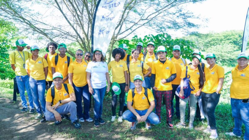 El INFOTEP reafirma compromiso con el medio ambiente en jornada de reforestación en Hato Mayor