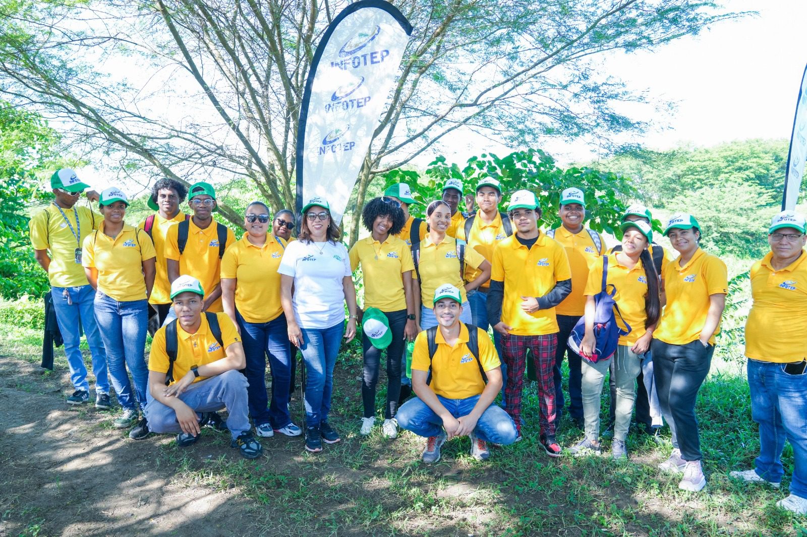 El INFOTEP reafirma compromiso con el medio ambiente en jornada de reforestación en Hato Mayor