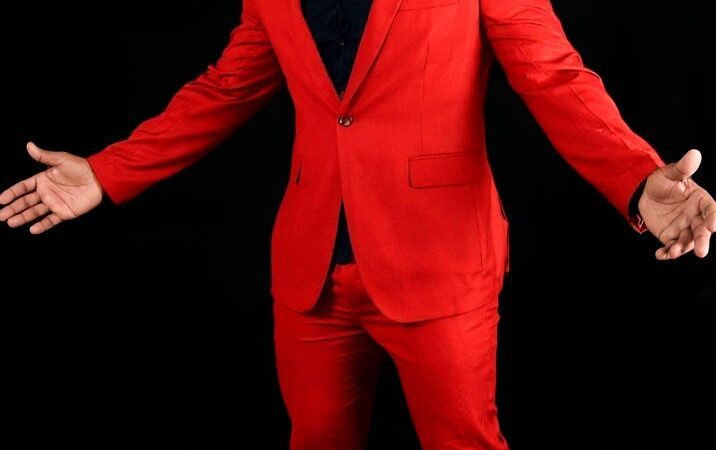 Héctor Santos le imprime el sabor de Santiago a un clásico: lanza “Más malo que tú”, una versión en bachata tropical del éxito de Ednita Nazario